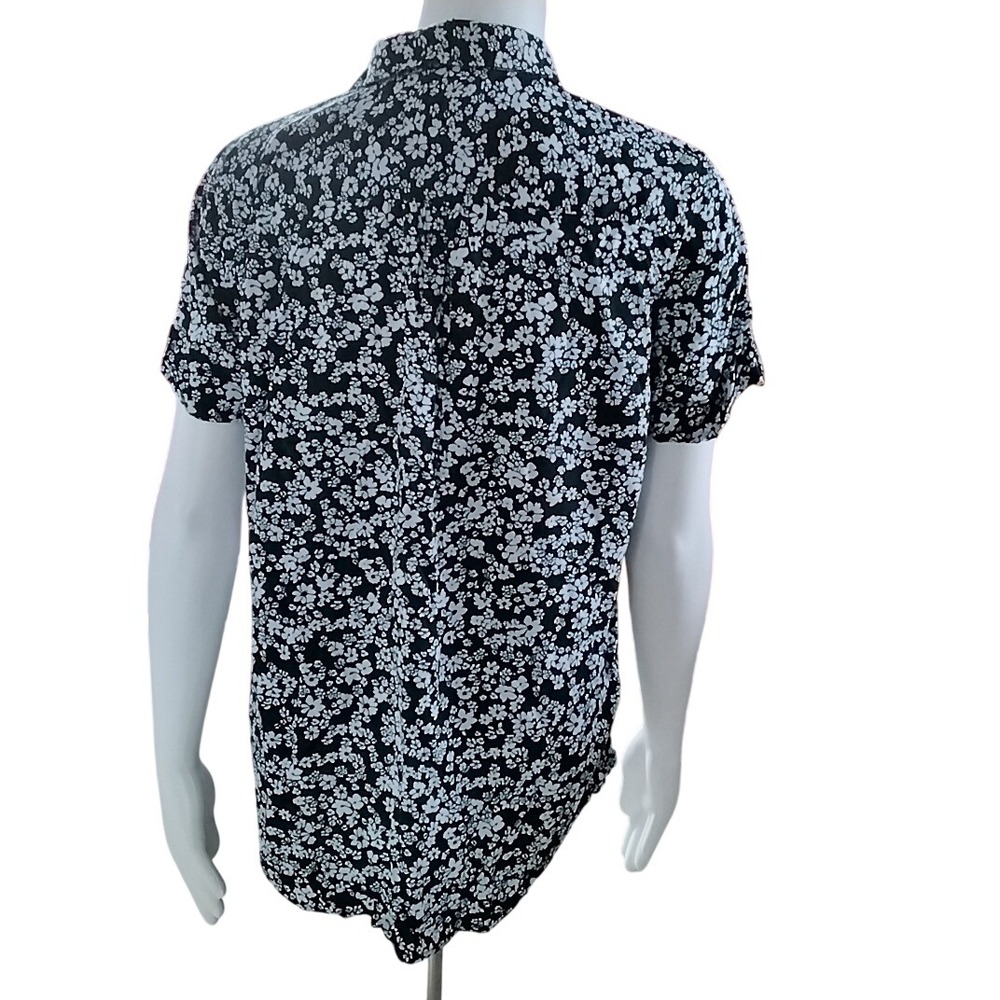 Croft & Barrow Womens Black White Floral Button Down Short Sleeve Shirt Top - Picture 2 of 6